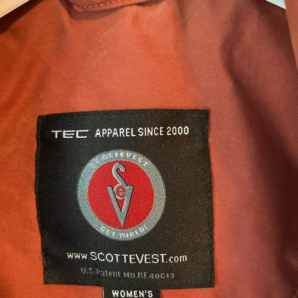 Women’s Essential Travel Jacket - Picture 4 of 4